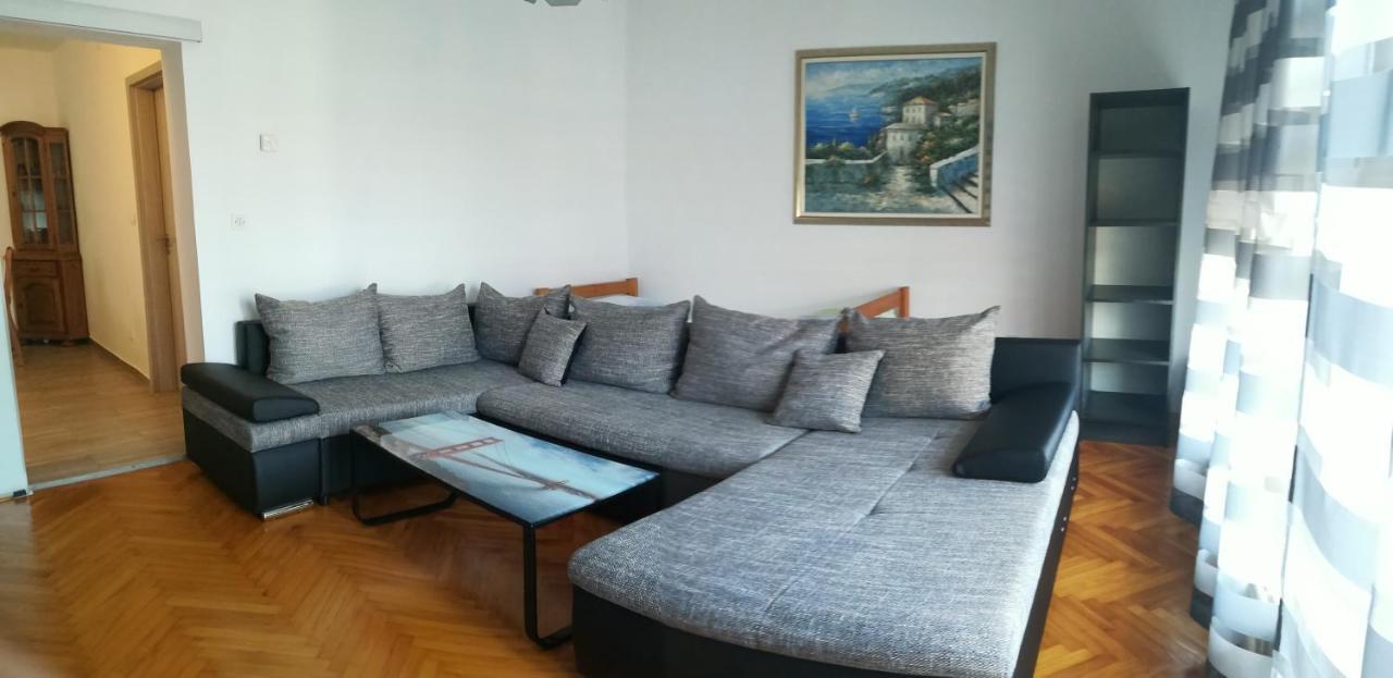 Apartmani Katerina Pula Exterior foto
